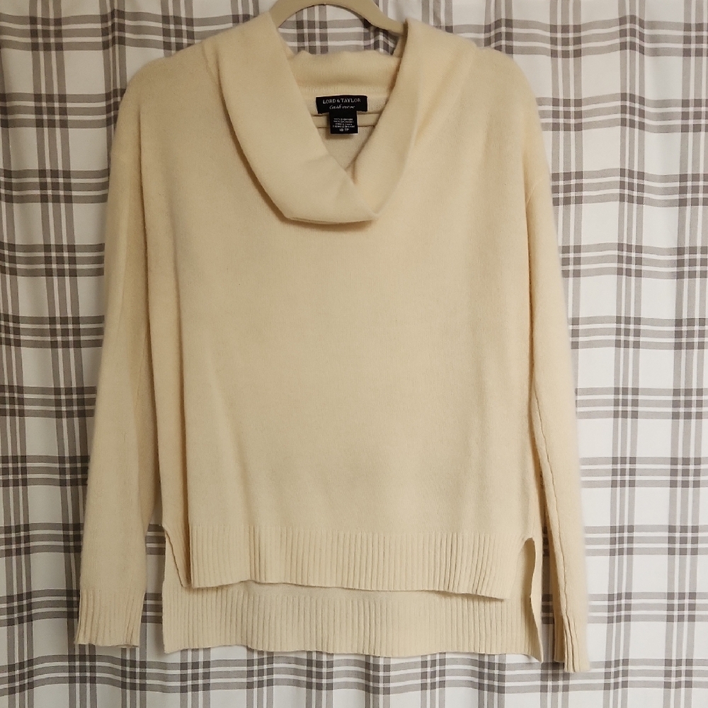 Ivory 100% Lord And Taylor Cashmere Sweater XS Beautiful!